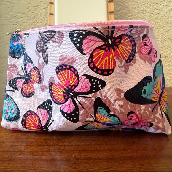 LANEIGE Next-Gen Hydration Collection 5 piece set (travel size) & Cosmetic Bag - Picture 6 of 10